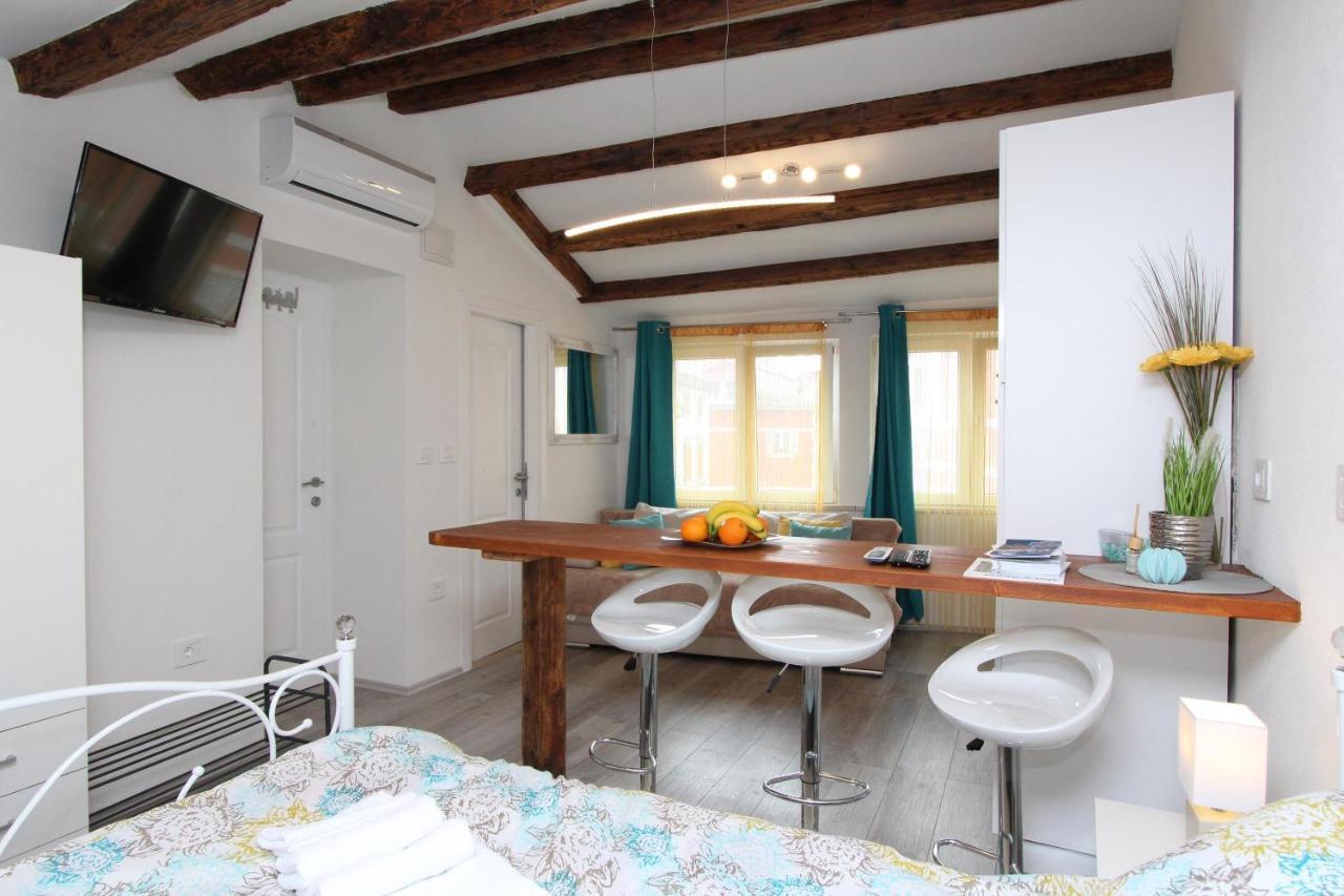 Studio Mira Rovinj Exterior foto